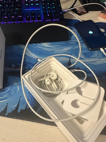 prodaiu-iphone-11-64-gb-big-2