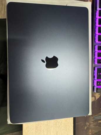 apple-macbook-air-m2-midnight-blue-big-4