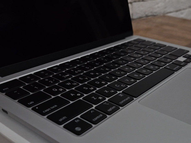 v-prodaze-macbook-air-m3-2024-8256-big-1