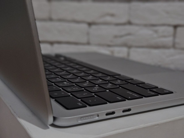 v-prodaze-macbook-air-m3-2024-8256-big-3