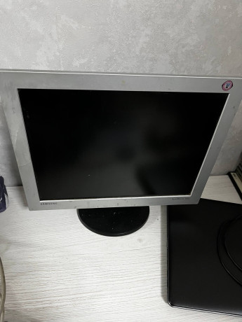 samsung-syncmaster-152v-big-0