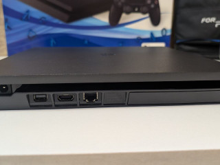 prodaiu-playstation-4-slim-1tb-pokupal-dva-mesiaca-nazad-pocti-ne-polzovalsia-lezit-bez-delastoiat