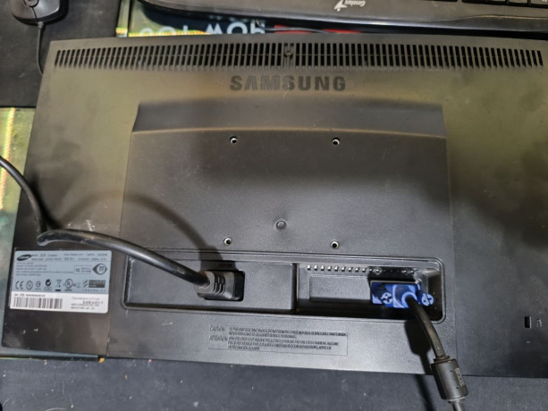 prodam-monitory-19-bez-nozek-kreplenie-vesa-est-4st-po-3000tg-zelatelno-lotom-raion-xalyk-are-big-2