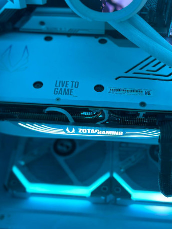 1cpu-amd-ryzen-7-7800x3d-big-4