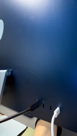 zdravstvuite-prodaiu-svoi-imac-24-na-m1-processore-8256-sostoianie-otlicnoe-bereznaia-ekspluataci-big-1