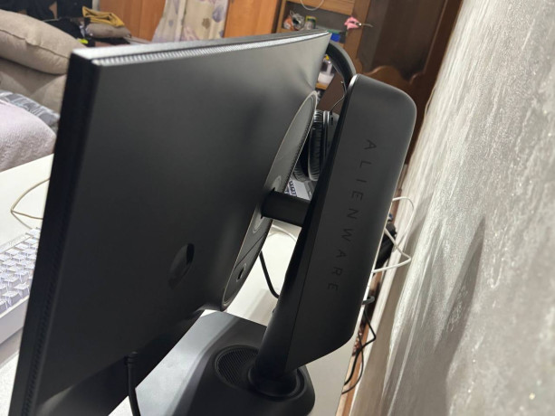 monitor-dell-alienware-245-360-gerc-big-2