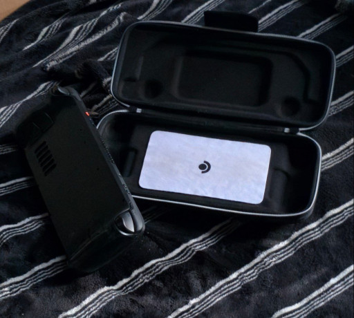 prodaiu-igrovuiu-platformu-steam-desk-oled-1t-big-1