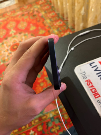 prodam-aifon-13-80-akum-128gb-cernyi-ne-vkryvalsia-ne-remontirovalsia-sam-pokupal-v-magazine-fri-big-1