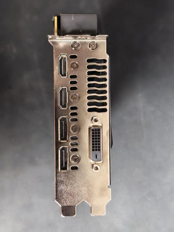 rx-580-4gb-obsluzennaia-big-2