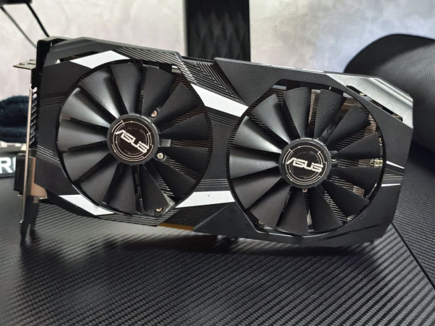 rx-580-4gb-obsluzennaia-big-0