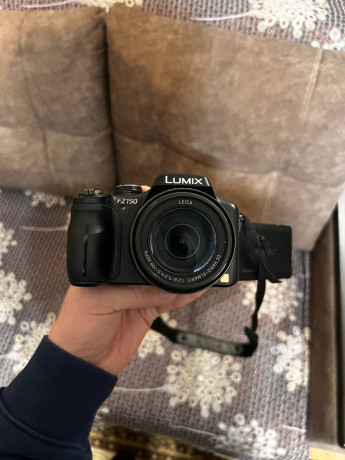 prodam-fotoapparat-panasonic-lumix-fz150-big-3