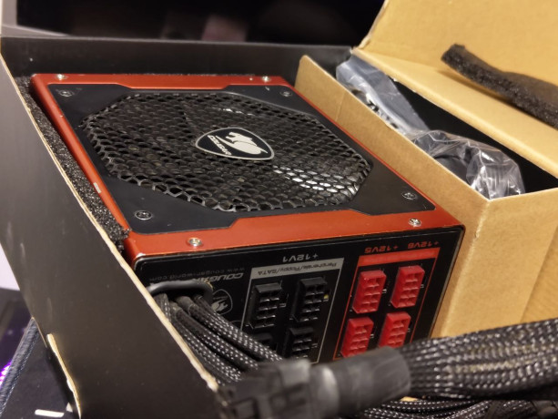 blok-pitaniia-cougar-cmx-1200-big-2