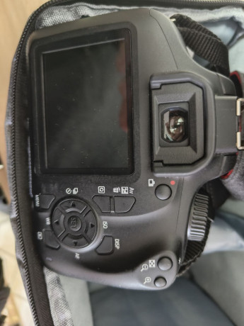 fotoapparat-pocti-novyi-ispolzovalsia-nemnogo-pobeg-poriadka-15t-foto-sostoianie-idealnoe-v-komp-big-0