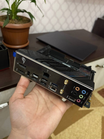 almaty-prodam-prodam-materinskuiu-platu-rog-strix-b760-i-gaming-wifi-byla-v-ispolzovanii-nedolgo-big-3