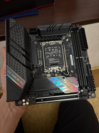 almaty-prodam-prodam-materinskuiu-platu-rog-strix-b760-i-gaming-wifi-byla-v-ispolzovanii-nedolgo-big-2
