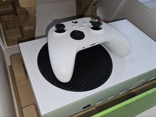 prodam-xbox-series-s
