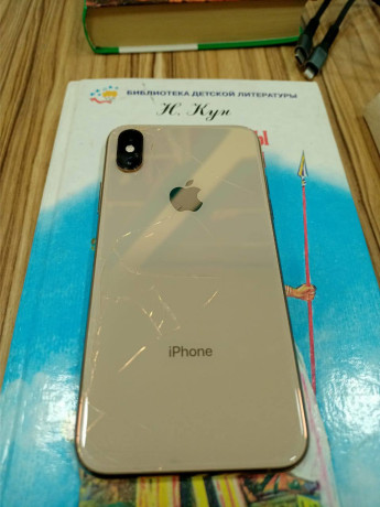 iphone-xs-64gb-big-0