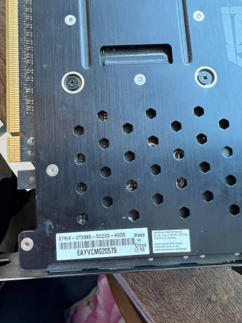 prodaiu-videokartu-asus-rog-strix-gtx-980-4gb-big-4