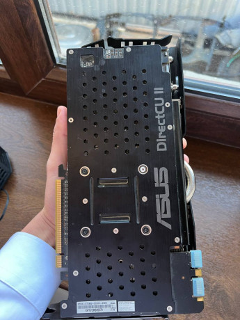 prodaiu-videokartu-asus-rog-strix-gtx-980-4gb-big-2