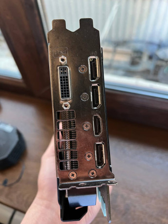 prodaiu-videokartu-asus-rog-strix-gtx-980-4gb-big-3