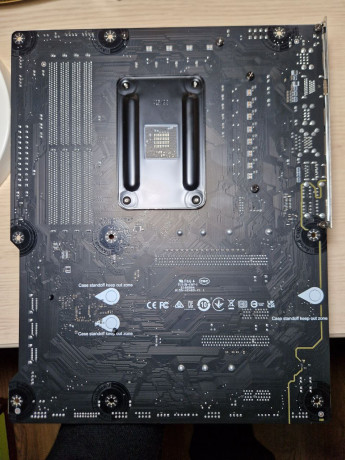 prodam-novuiu-b550-msi-mpg-big-2