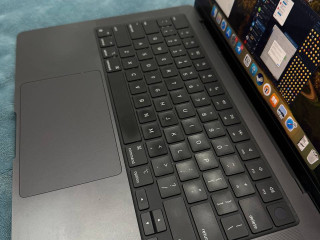 macbook-pro-14-2024-m3-pro-18gb-512gb-idealnoe-sostoianie