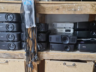 prodam-proektory-raznye-ot-65000-do-145-000