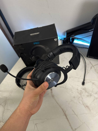 nausniki-logitech-g-pro-x-big-1