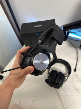 nausniki-logitech-g-pro-x-big-2