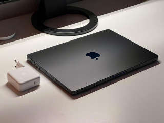 macbook-pro-14-m4-pro-14-iader-cpu-20-iader-gpu-topovaia-konfiguraciia