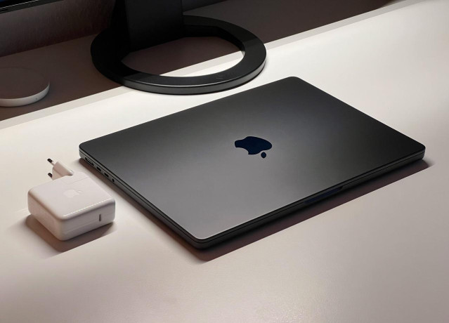 macbook-pro-14-m4-pro-14-iader-cpu-20-iader-gpu-topovaia-konfiguraciia-big-0