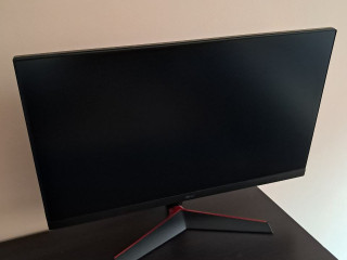 monitor-lg-24gnn600-b-s-kronsteinom