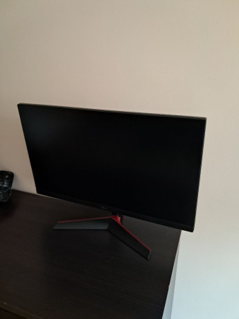 monitor-lg-24gnn600-b-s-kronsteinom-big-1