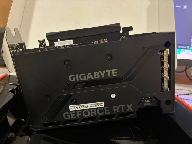 rtx-4060-8gb-gigabyte-windforce-v-samom-xorosem-sostoianii-cena160k-bez-torga-big-1