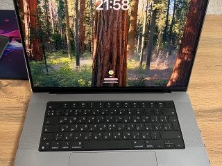noutbuk-macbook-pro-16-2021-v-idealnom-sostoianii-bu-korobki-net