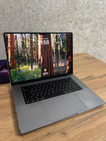 noutbuk-macbook-pro-16-2021-v-idealnom-sostoianii-bu-korobki-net-big-1