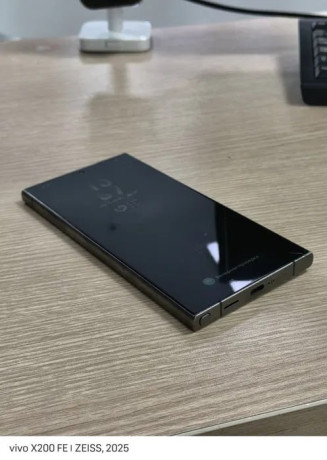 samsung-s24-ultra-12256-bu-byl-v-ispolzovanii-9-mesiacev-big-1