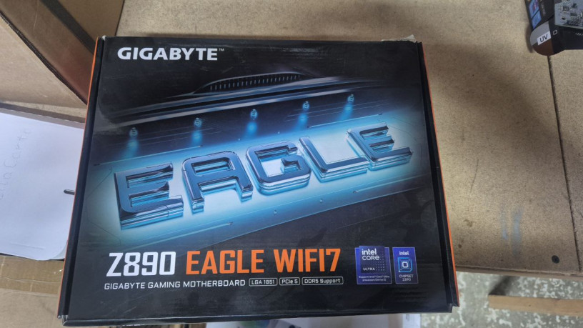 podaiu-materinku-z890-eagle-wifi7-big-0