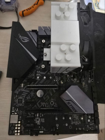 b360-asus-rog-strix-big-0