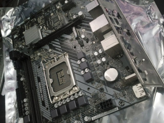 asrock-b660m-hdv-s-zagluskoi-v-xorosem-sostoianii