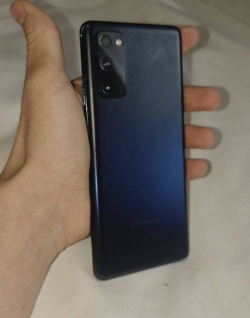 prodam-samsung-galaxy-s20-fe-big-0