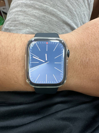 apple-watch-8-41mm-93-2goda-garantii-polnyi-komplekt-srocno-prodam-obmen-ne-interesen-big-0