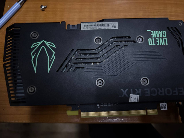 prodam-videokartu-rtx-3050-8gb-zotac-big-1