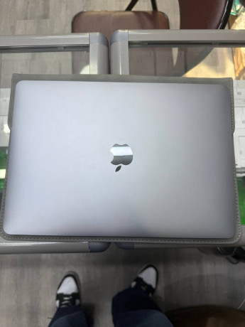 macbook-pro-13-m2-big-3