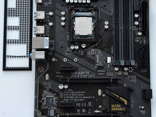 materinskaia-plata-na-z-cipsete-i-i7-7700