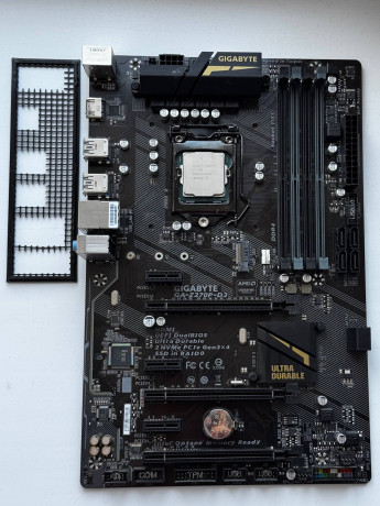 materinskaia-plata-na-z-cipsete-i-i7-7700-big-0