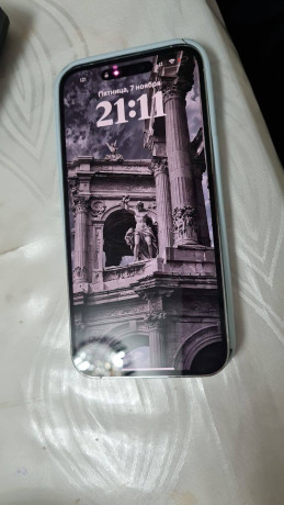iphone-14-pro-max-25683-iz-minusov-szadi-razbito-a-ekran-byl-zamenen-na-pod-orig-no-s-osibkoi-proda-big-0