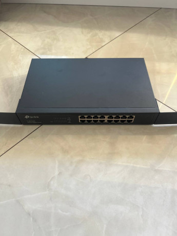 prodam-kommutator-16-portovyi-gigabitnyi-big-0