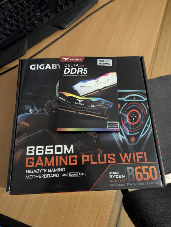 prodaiu-materinskaia-platu-gigabyte-b650m-gaming-plus-wifi-i-operativnuiu-pamiat-team-group-16gb8x2-6-big-0