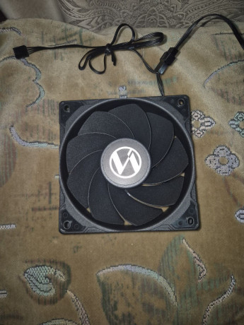 prodam-ventiliatory-lian-li-a1228h12s-c-big-0